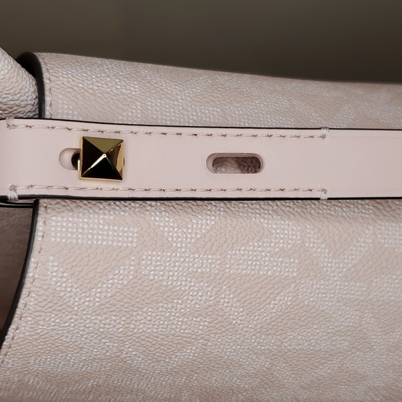 🎉HP🎉Michael Kors 💘NWT💘 Freya Pink Large Open Tote!💘💘💘 - Picture 7 of 17